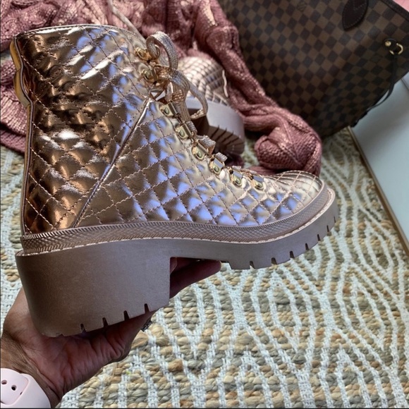 hP] CAPE ROBBIN ROSE GOLD CHUNK QUILT LACE UP BO - Picture 7 of 10